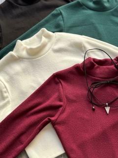 POLERA CROP LANILLA