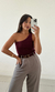 Blusa Um Ombro Beca na internet
