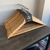 Percha De Madera Lustrada Calidad Superior Premium - Life H&D