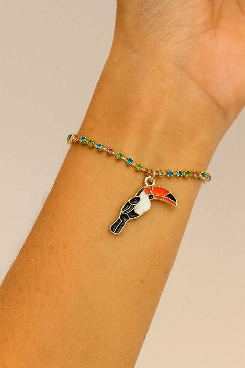 Pulseira Multi colorida com Pingente Tucano resinado - comprar online