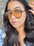 Modelo Natália com lentes laranja
