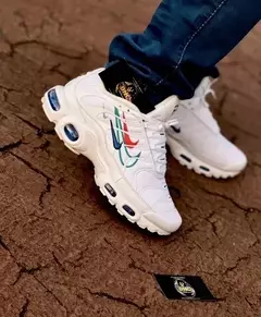 Imagen de Nike Air Max estilo TN BLANCA con 3 PIPAS
