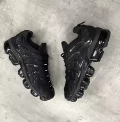 Zapatillas tipo Tn plus negras en internet