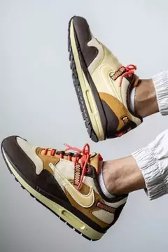 Tipo Air max 1 x Travis - marrones - rumrum_mdq