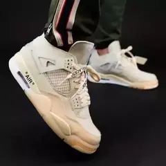 Jordan Retro 4 - off white en internet