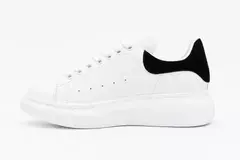 zapas tipo McQueen blancas en internet
