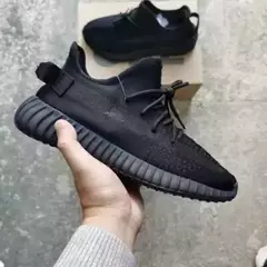 Zapatillas Style Yeezy All Black en internet