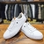 27004 - Zapatillas de cuero - blanca con detalles en suela - Bay 01 - comprar online