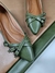 Sapatilha verde , detalhe em fivela - comprar online