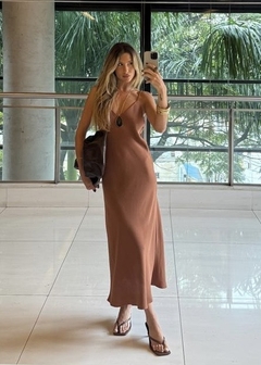 VESTIDO VIESADO ALÇA CREPE na internet