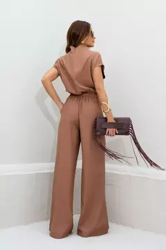 Imagem do Macacão Pantalona Botões Transversal