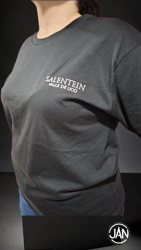 Marca 10 de JAN indumentaria y merchadaising 