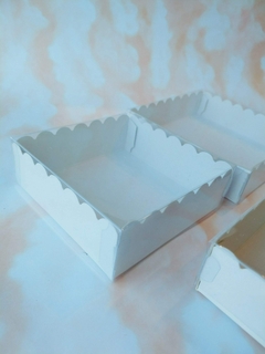 CAJA 10.5X10.5X3CM TAPA PVC- DISEÑO MINI DEGUSTACIÓN I- 1027 - comprar online