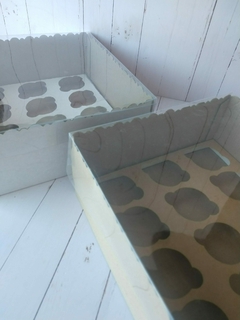 CAJA PARA 12 CUPCAKES 28X28X12CM-TAPA PVC- MICRO MARRÓN- 5020 en internet
