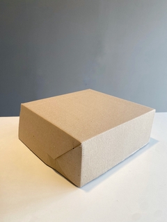 CAJA PLUSS 28.5X29X12.5CM - MICROCORRUGADO MARRÓN- 5080 - comprar online