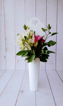 ESTUCHE PARA FLORES 50X5CM- DISEÑO FLOR LIRIO- - comprar online