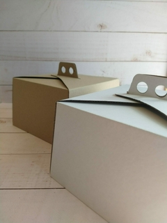 CAJA TORTA 28X28X18CM- MICROCORRUGADO BLANCO- 5048A - comprar online