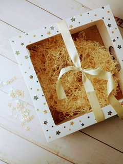 CAJA DESAYUNO 25X25X12CM DISEÑO ESTRELLAS- 1005 - comprar online