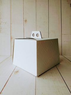 CAJA TORTA 20X20X15CM- MICROCORRUGADO BLANCO- 5046A - comprar online