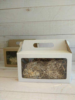 CAJA MALETIN 14X25X13CM CON VISOR - MICROCORRUGADO MARRÓN- 5013 en internet