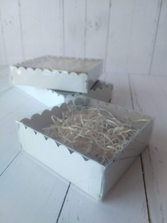 CAJA 10.5X10.5X3CM TAPA PVC-MICROCORRUGADO BLANCO- DISEÑO MINI DEGUSTACIÓN I- 5033 - comprar online