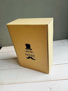 CAJA 22×31,5×11CM DISEÑO PAPÁ- OBSEQUIO DOBLE SIN CUNA- 9022B
