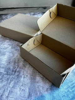 CAJA MICROCORRUGADO 18x12x6CM -URU I- 1124 - comprar online