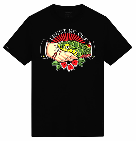 Remera Trust no One - comprar online