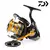 Molinete Daiwa Revros LT 3000D-CXH – Desempenho e Leveza para Seus Desafios de Pesca