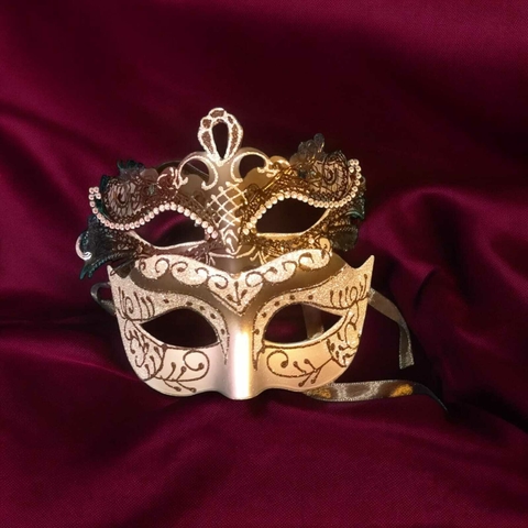 Antifaces Místicos – Caricias de Sombra y Luz