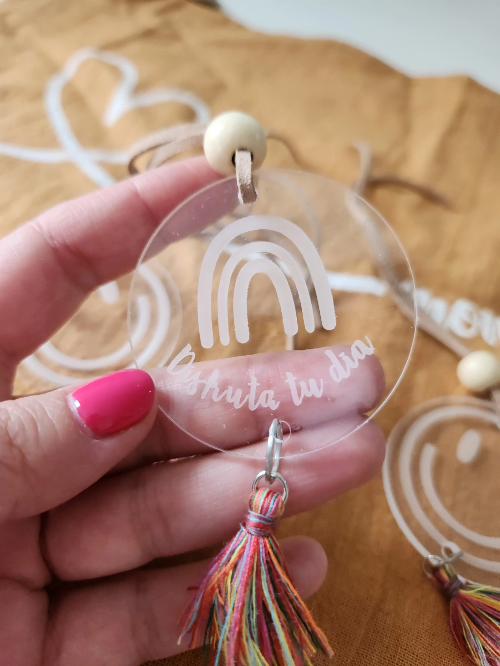 Colgante de auto acrílico disfruta tu día