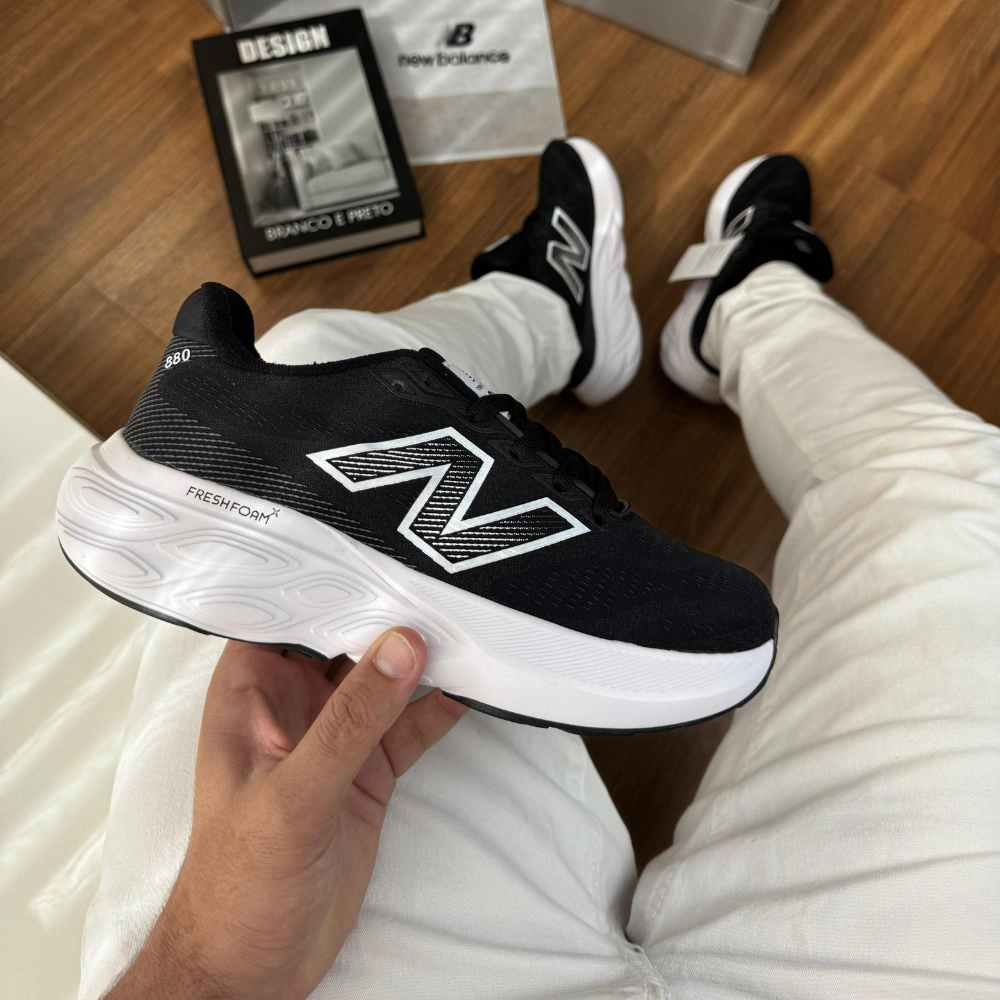Tênis New Balance Fresh Foam 520 Preto Branco