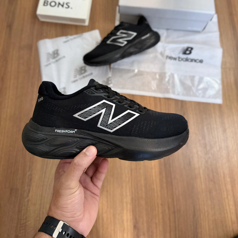 Tênis New Balance Fresh Foam 580 Preto e cinza