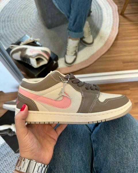 Tenis Amêndoa com Rosa + 2 Cadarço - comprar online