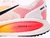 Tênis Nike Vomero 18 - Laranja