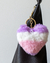 Llavero y charm de pompón en forma de corazón en internet