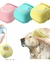 Escovas de banho coloridas para pets com reservatório para shampoo e cerdas macias, usadas para lavar cachorro e gatos