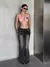 Pantalones vaqueros acampanados con bordado rosa en internet