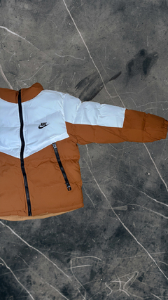 Campera Nike Marron Reversible - IZAR
