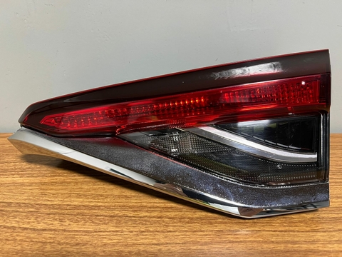 Corolla Lanterna Tampa Ld 20/23 hybrid Altis Gli Xei S/Led