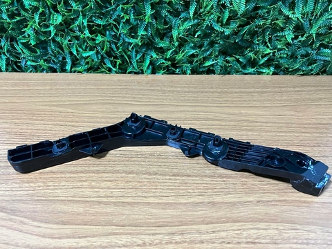 Corolla Guia P/choque Tras. Le 21/23 Cross