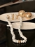 COLAR DE MESA DE HOWLITA ROLADA E QUARTZO BANHADO