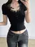 Blusinha botões renda