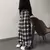 Imagem do Calça preta xadrez oversized