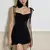 Vestido com costas abertas