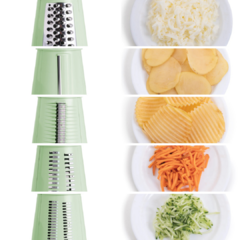 Rallador Ultra Pro color verde con diferentes tipos de cortes: rallado fino, rebanadas, cortes ondulados, juliana y rallado grueso, mostrando los resultados en platos blancos con queso, papa, zanahoria y calabacita.
