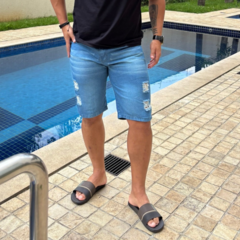 Bermuda Jeans Azul Médio Rasgada e Bigode - Short Jeans Masculino Premium Promoção Outlet