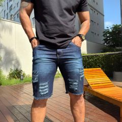 Bermuda Masculina Jeans Azul Escuro Rasgada - Short Jeans Rasgado - Fabricação Própria Lions Jeans