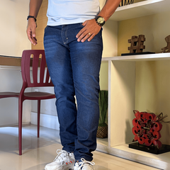 Calça Masculina Jeans Slim Azul Bigode Com Lycra Elastano Premium - Conforto E Versatilidade - Calça e Bermuda Jeans Masculina de Qualidade Direto da Fábrica - LIONS JEANS