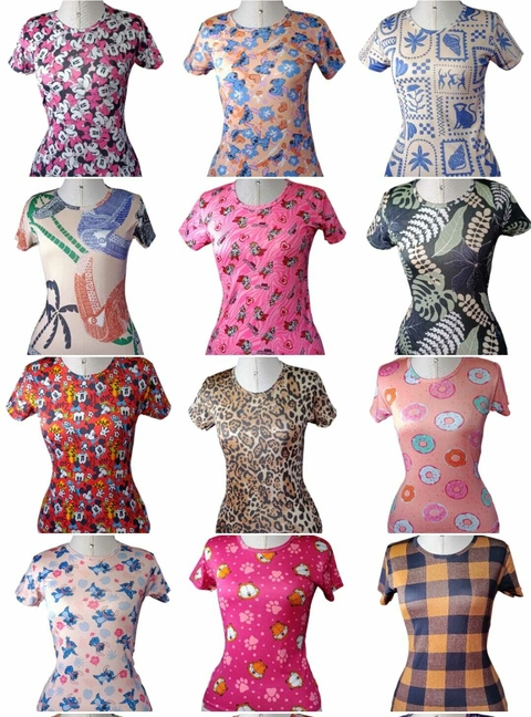 Blusas femininas em malha, confortáveis, com estampas temáticas como Mickey, Minnie, Stitch, donuts, pets, folhagens e xadrez. Modelagem justa, manga curta e decote arredondado.